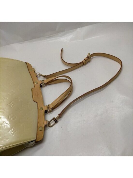 Louis Vuitton Monogram Vernis Brea MM Satchel (SHF-23289) Authentic Louis Vuitton Brea MM Monogram Vernis Satchel Crossbody Bag main image 1